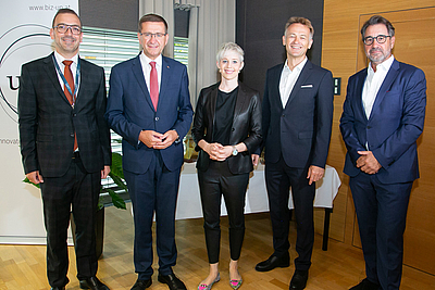 V. l.: Manfred Luger (Leiter Human Capital Management, Business Upper Austria), Wirtschafts-Landesrat Markus Achleitner, Keynote Speakerin Steffi Burkhart, Werner Pamminger (Geschäftsführer Business Upper Austria), Andreas Berger (HR-Leiter Rosenbauer International AG, Beiratssprecher Human Capital Management Business Upper Austria) © PELZL/cityfoto