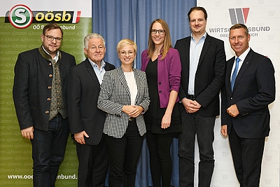Der OÖ Seniorenbund und der Wirtschaftsbund OÖ diskutierten mit Experten zum Thema „Demografischer Wandel als Wirtschaftsfaktor“ – v.l.: Seniorenbund Landesgeschäftsführer Mag. Franz Ebner, Seniorenbund Landesobmann LH a.D. Dr. Josef Pühringer, Wirtschaftsbund Landesobfrau Präs. Mag. Doris Hummer, Sandra Siedl BA MA, FH-Prof. Dr. Robert Zniva, Wirtschaftsbund Direktor Wolfgang Greil MBA. © OÖ Seniorenbund